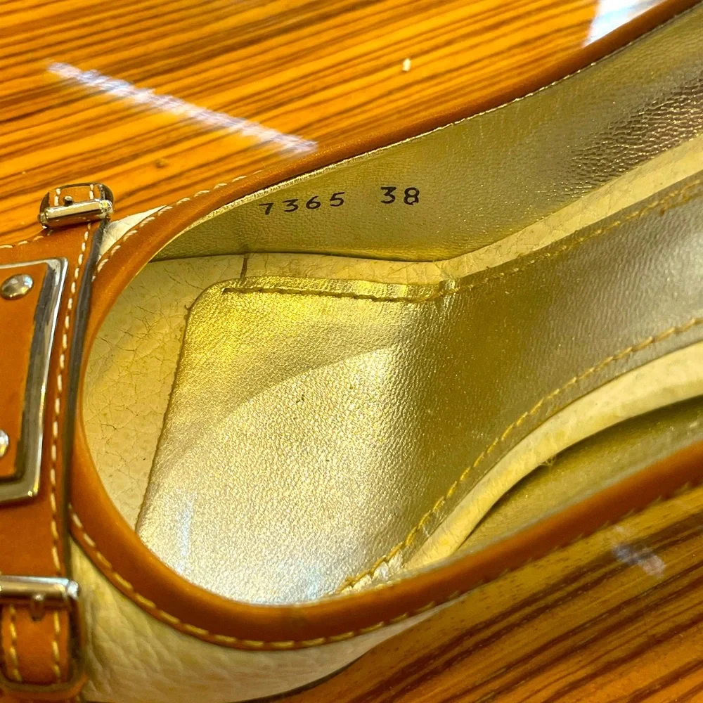 Dolce &Gabbana peep toe heels. Cream/off white/ and rich tan leather size 38 - Picture 4 of 10